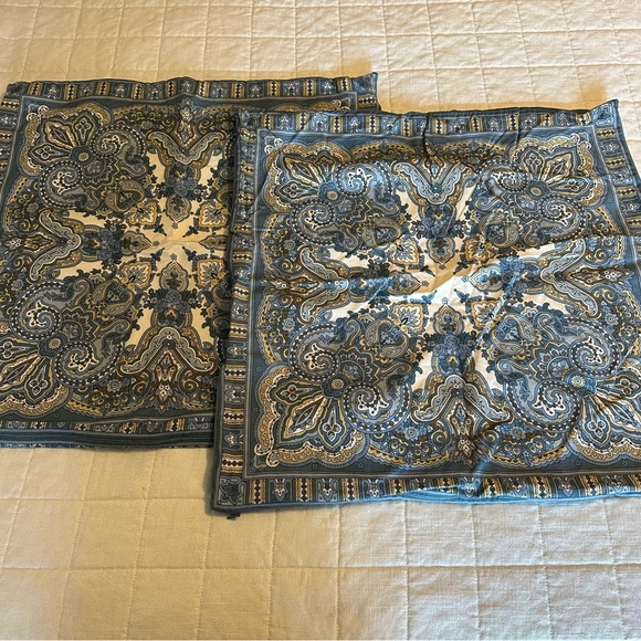 Pottery Barn Mansfield Blue Paisely Square Pillow Covers - Picture 6 of 15